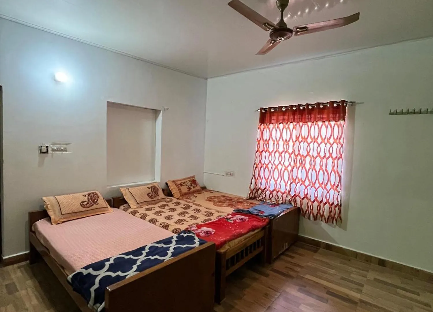 Valloorans Home Stay Parambikolam 0*,